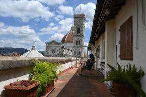 Suite David Cathedral view with lift & AC Florence